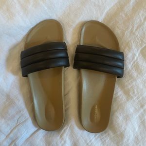 Beatrice Valenzuela Black Classic Sandals